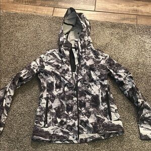 Lululemon hooded performance jacke